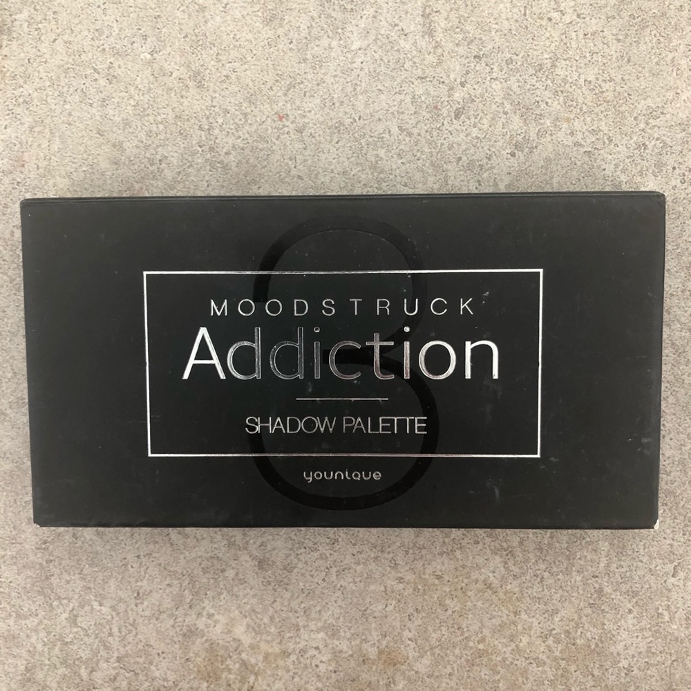 Younique moodstruck addiction pallet 3